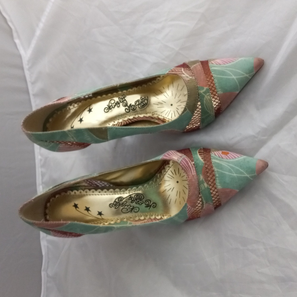 Naughty Monkey Heel Shoes Point Toe Pumps Sz 6 Multicolor